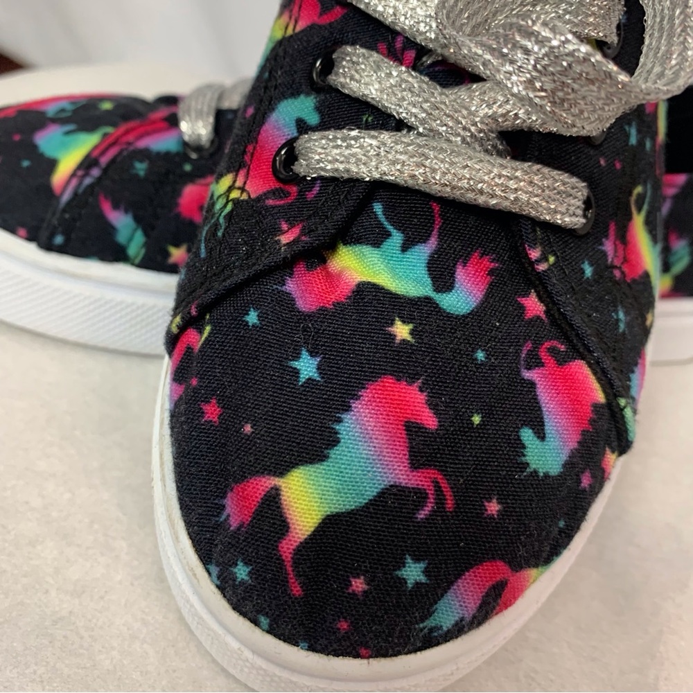 Girls Rainbow Unicorn Sparkle Silver Laced Flat Sneaker Shoe Black White Size 5